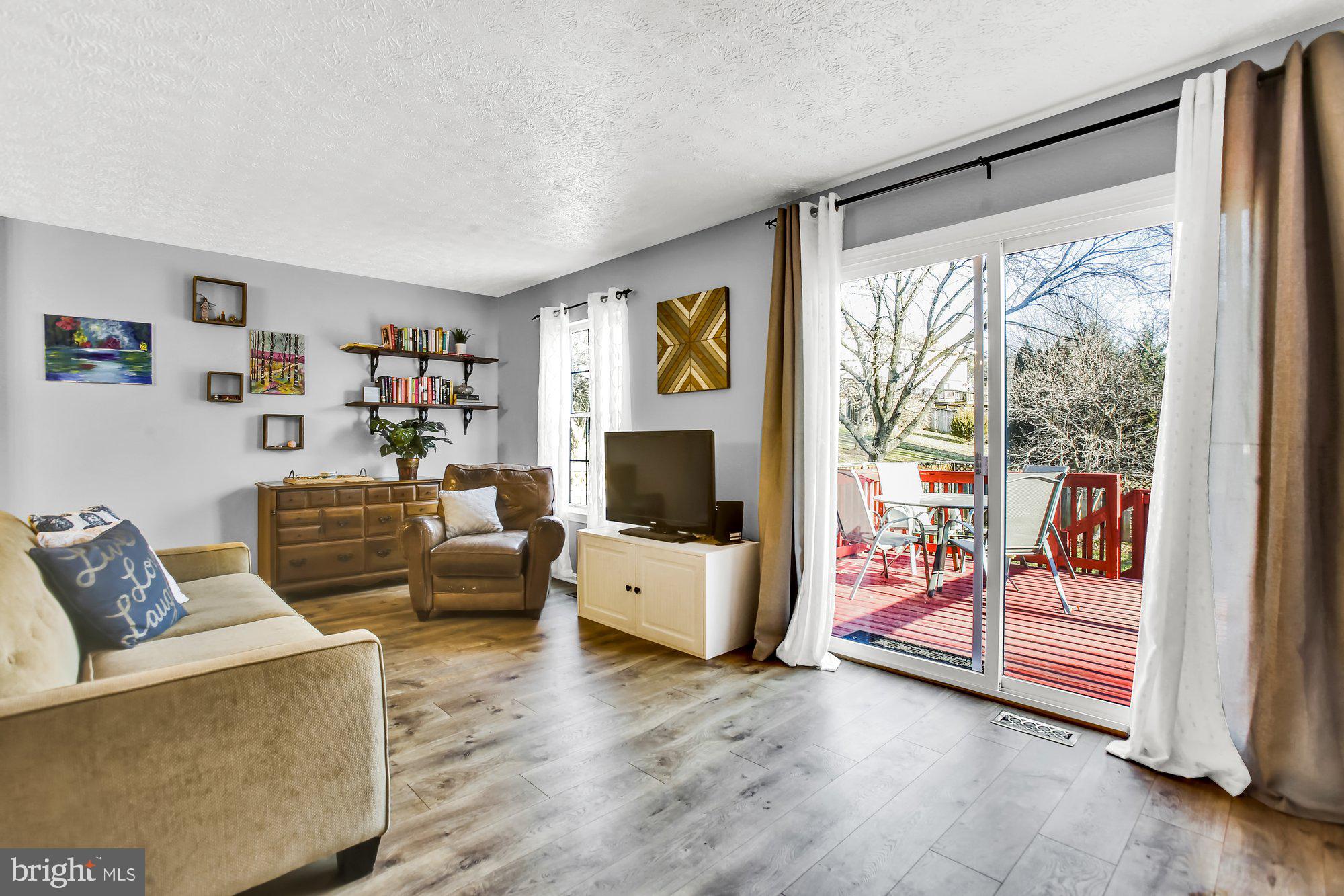 CONSTANT FRIENDSHIP - Residential