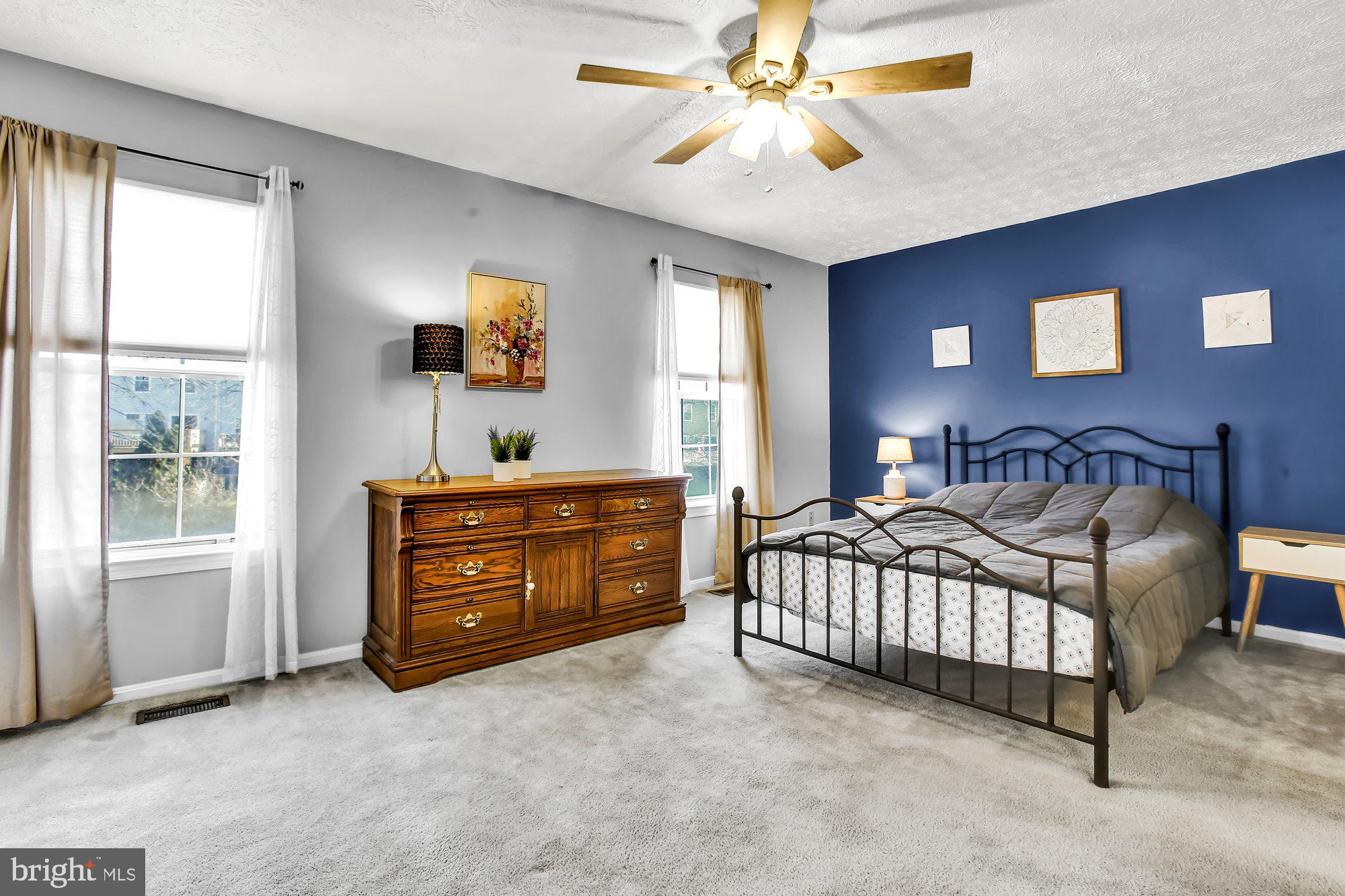 CONSTANT FRIENDSHIP - Residential