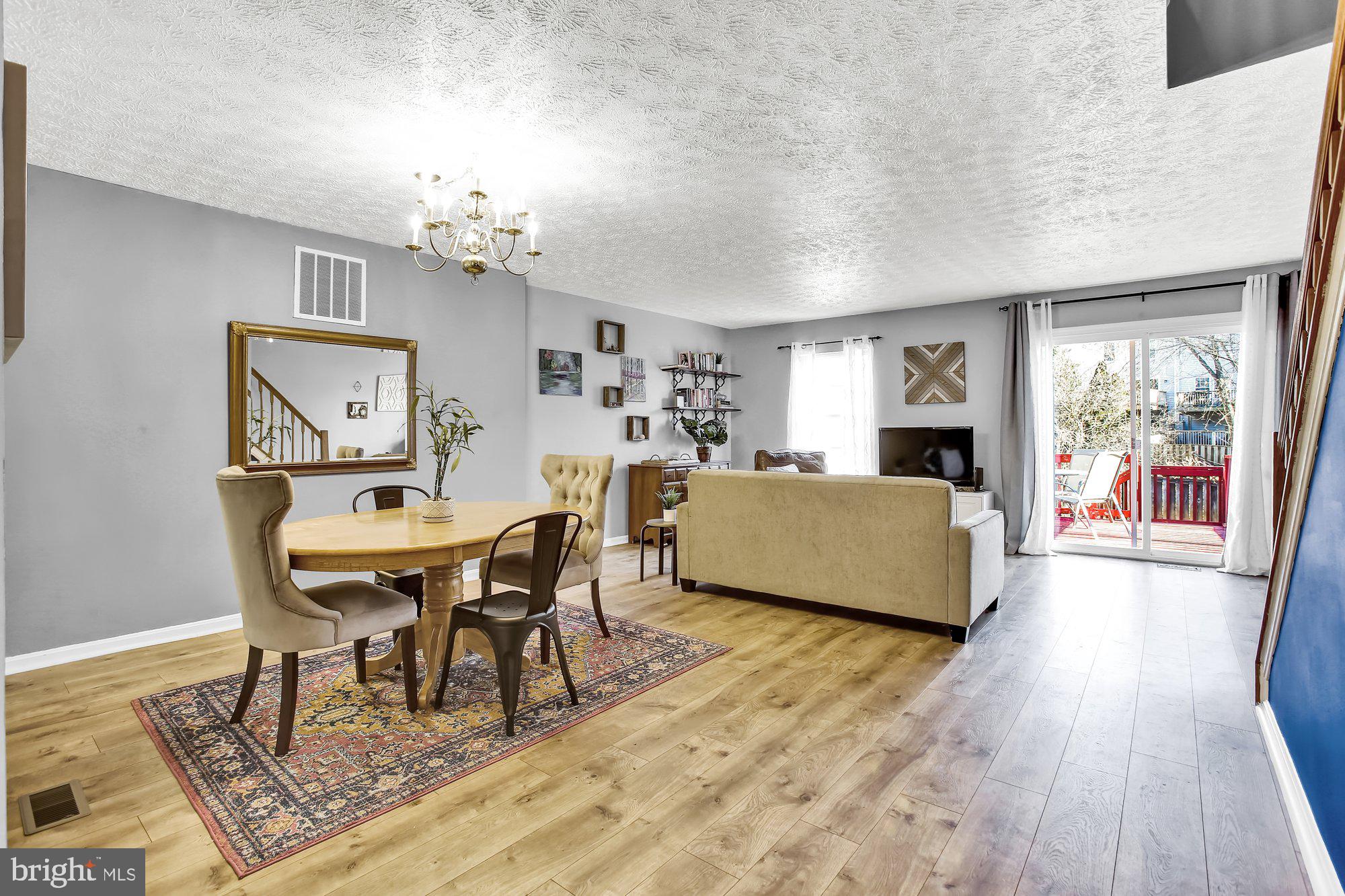 CONSTANT FRIENDSHIP - Residential