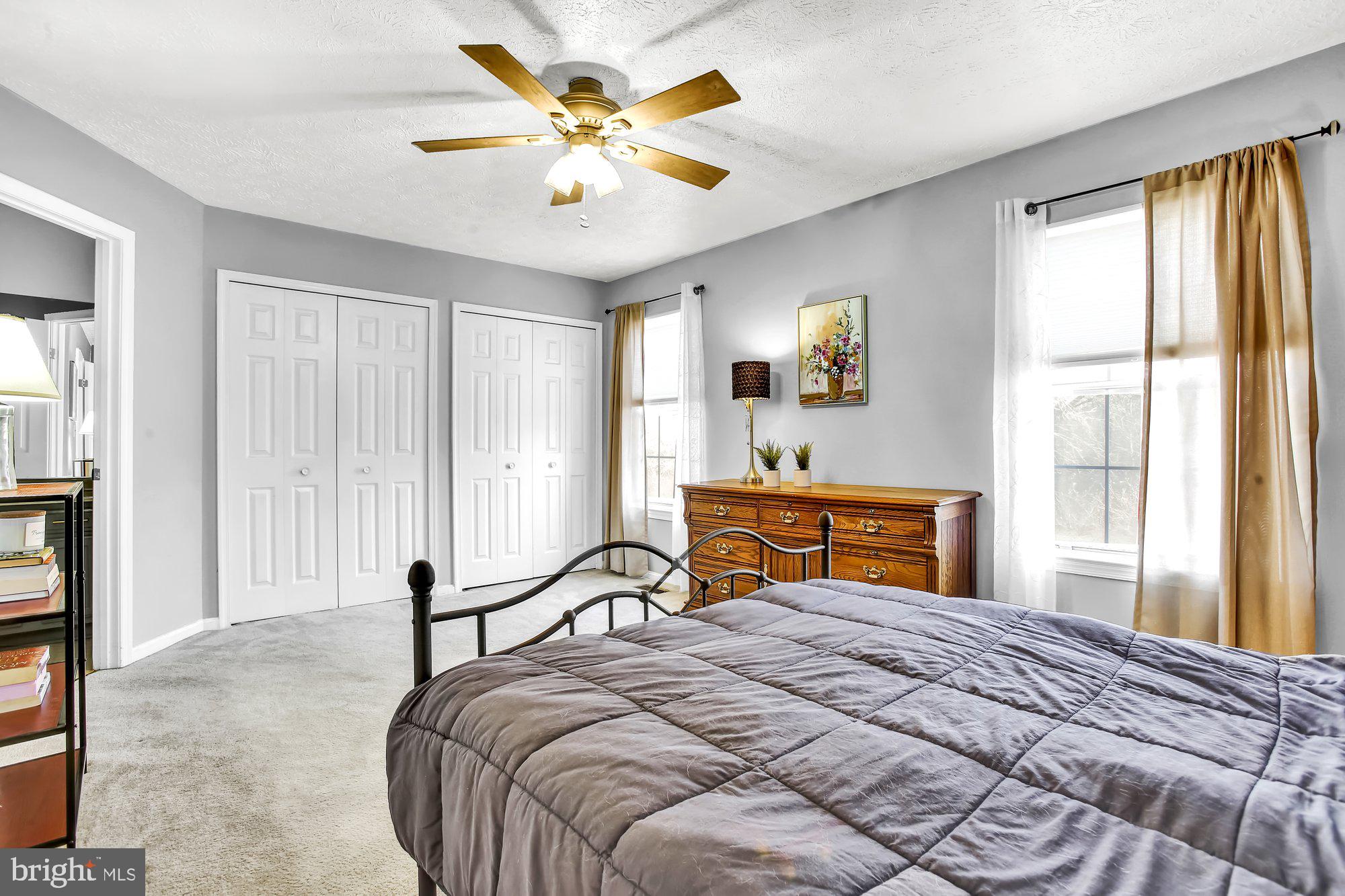 CONSTANT FRIENDSHIP - Residential