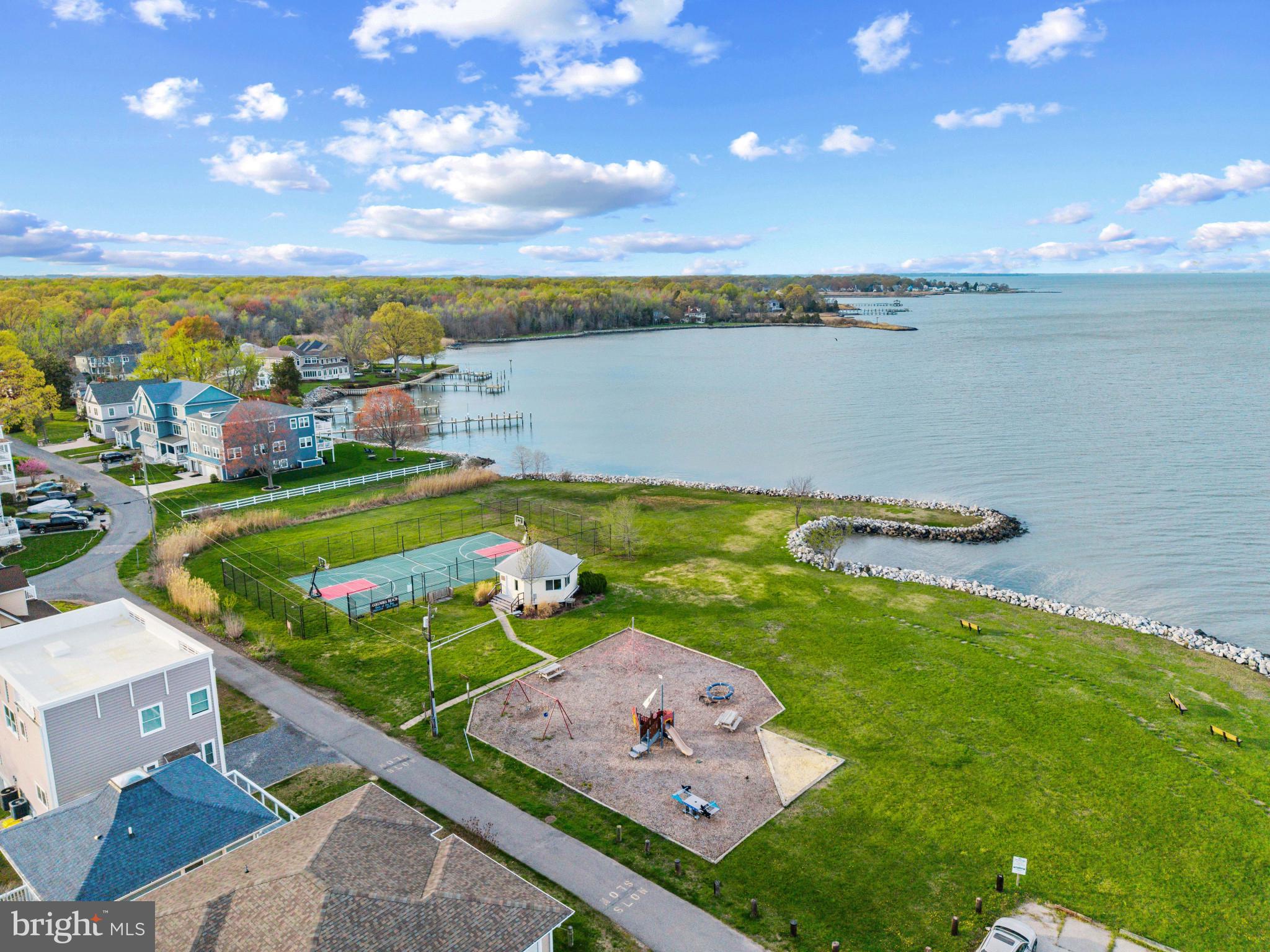 COLUMBIA BEACH - Residential