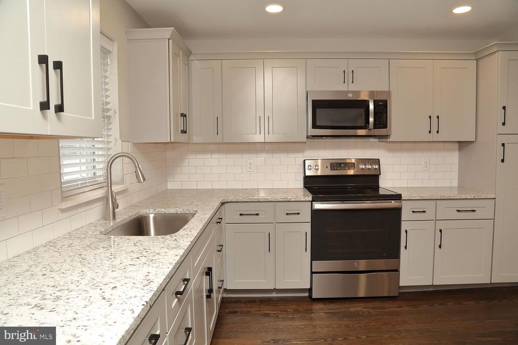 Photo of 2 S Lime Street #6, QUARRYVILLE, PA 17566 (MLS # PALA2077792)