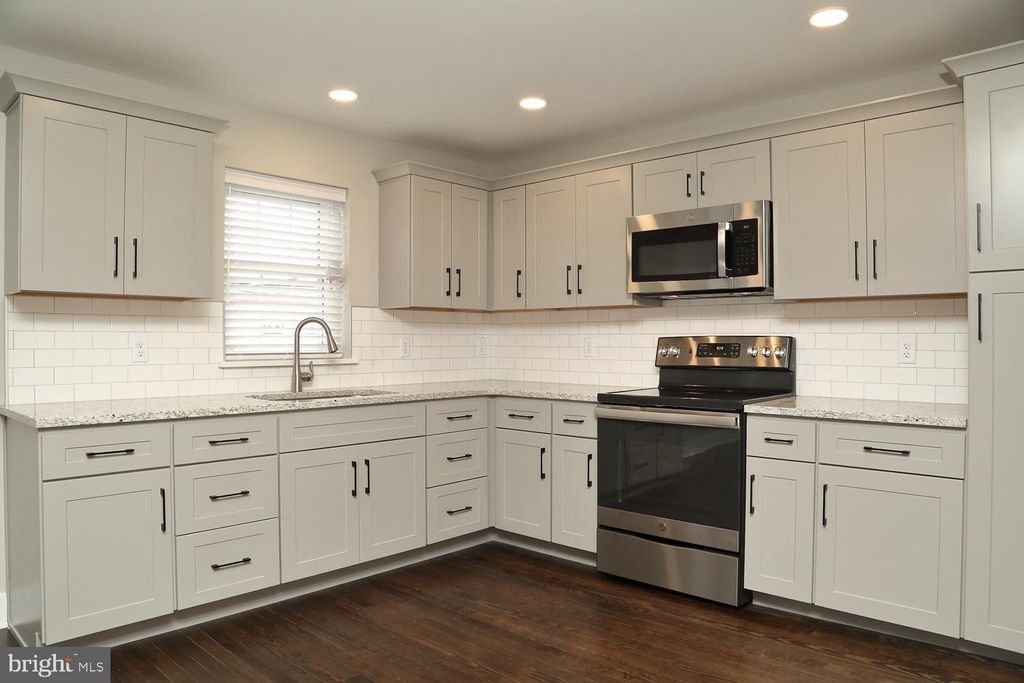 Photo of 2 S Lime Street #6, QUARRYVILLE, PA 17566 (MLS # PALA2077792)