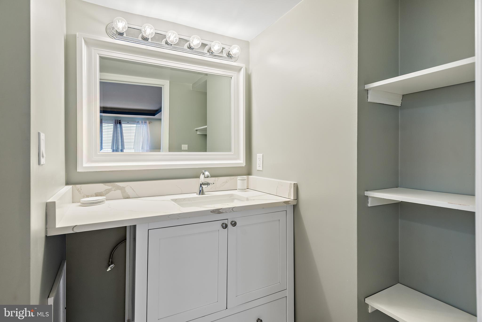 PRESIDENTIAL TOWERS - Residential