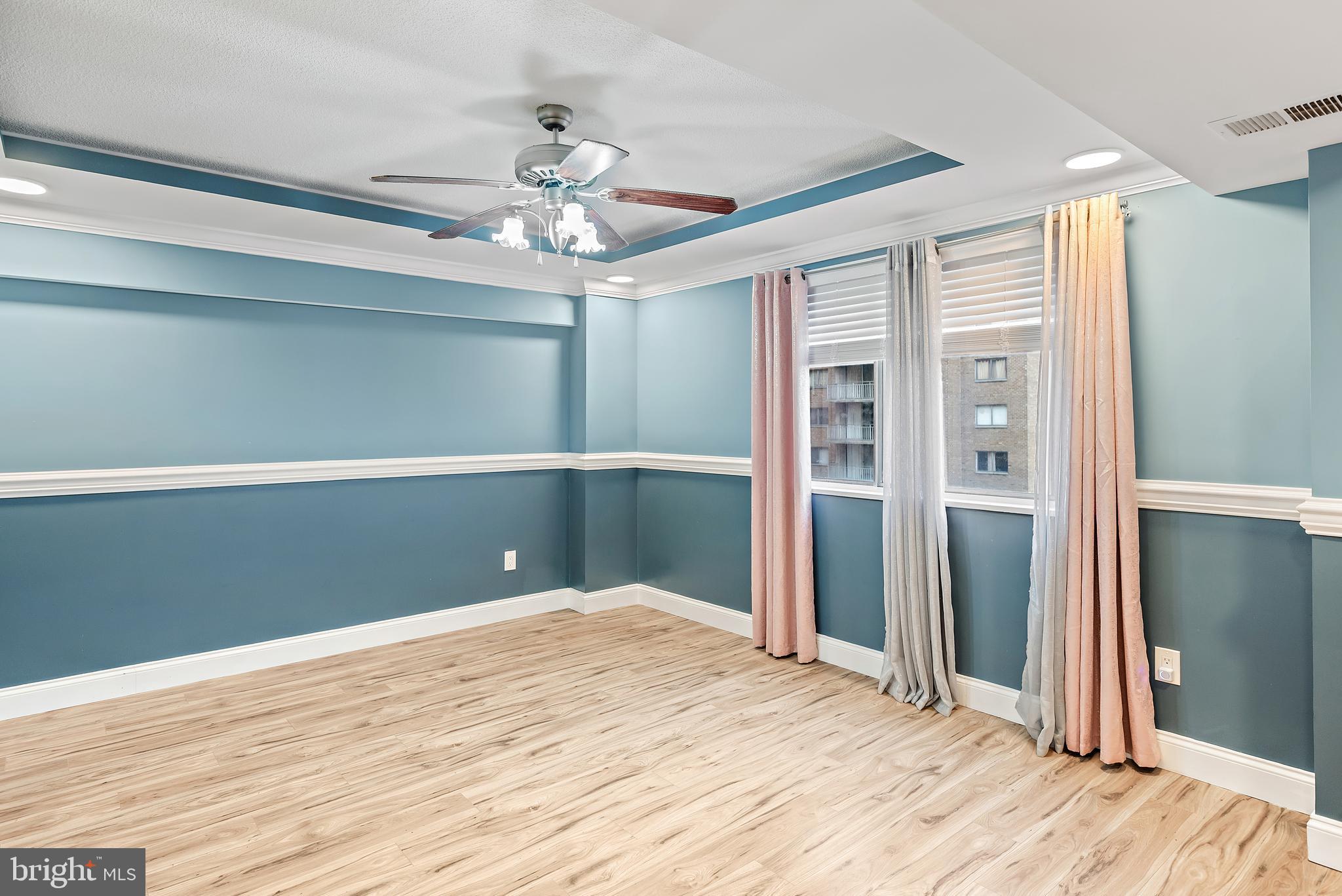 PRESIDENTIAL TOWERS - Residential