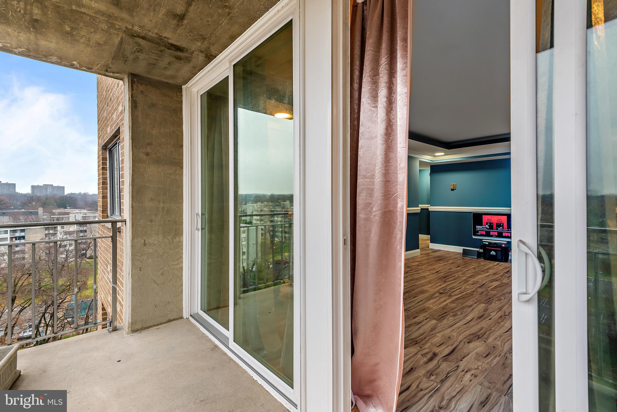 PRESIDENTIAL TOWERS - Residential