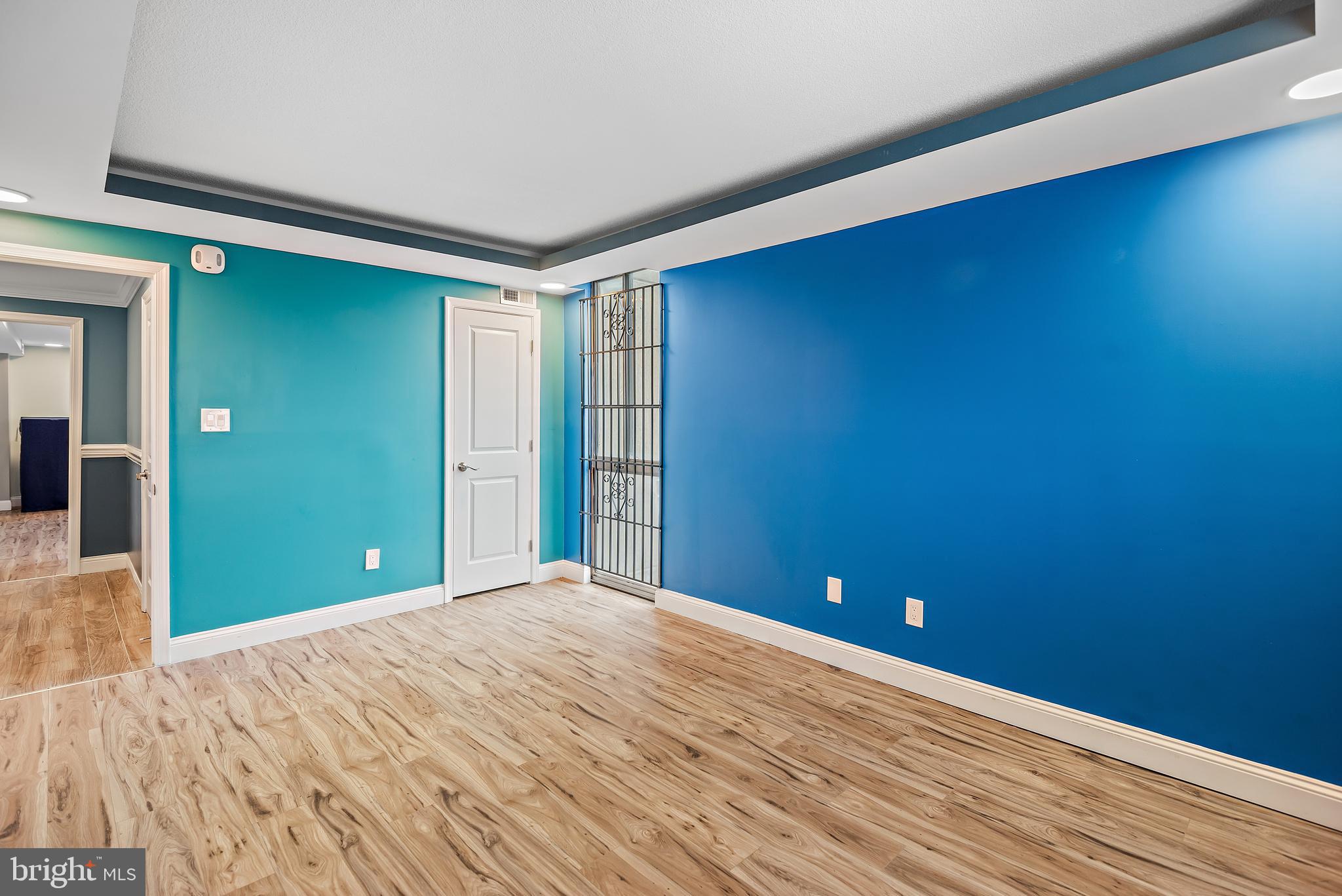 PRESIDENTIAL TOWERS - Residential