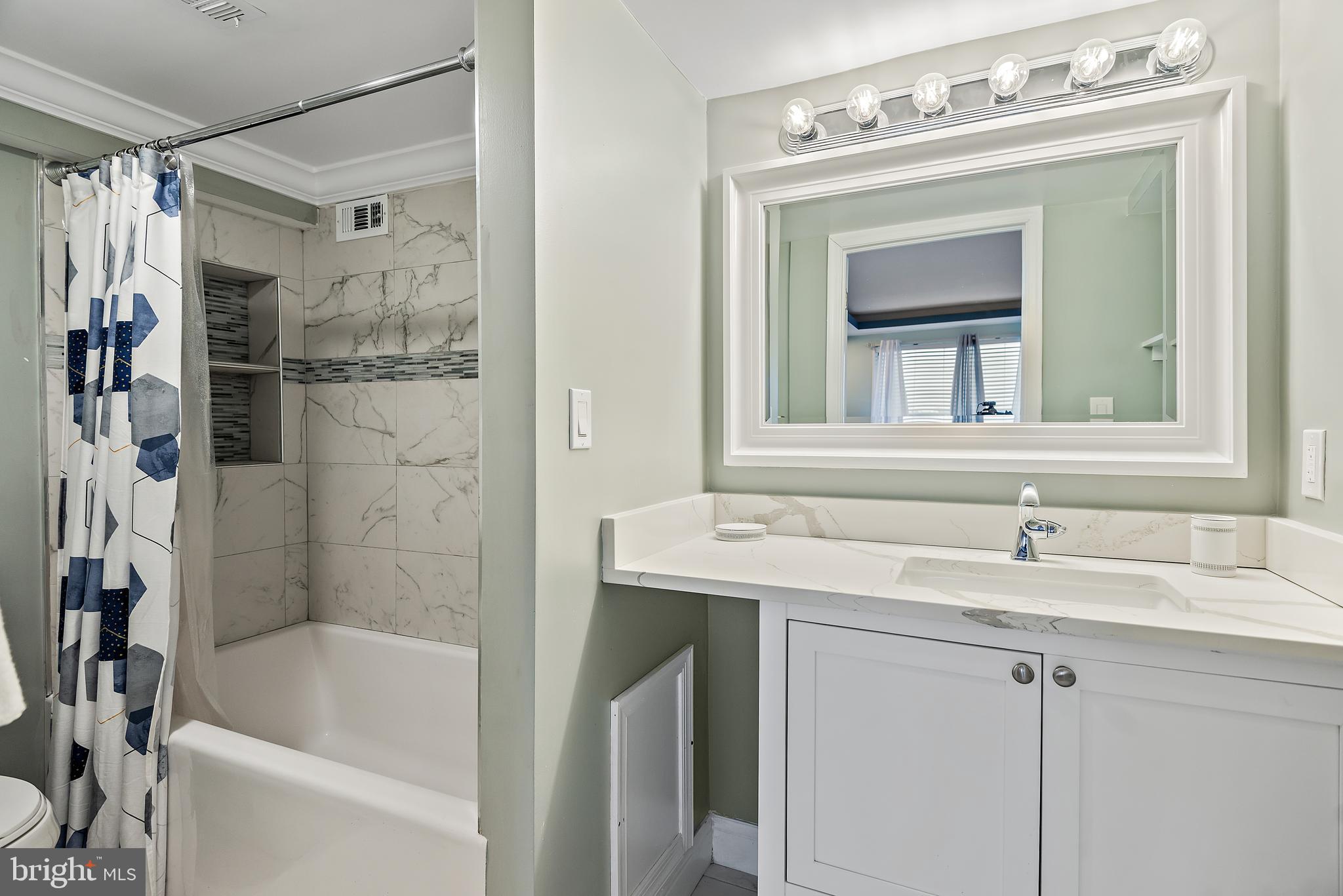 PRESIDENTIAL TOWERS - Residential