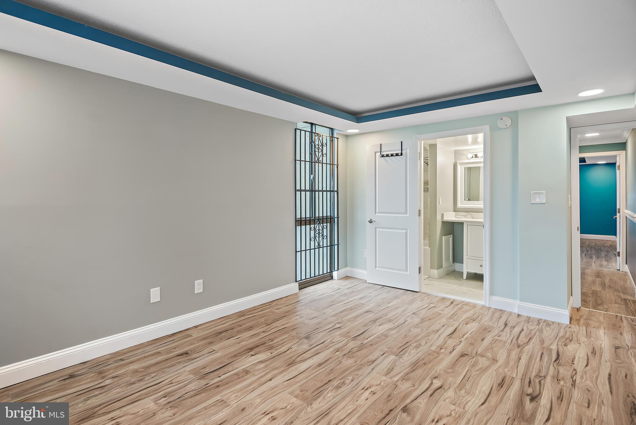 PRESIDENTIAL TOWERS - Residential