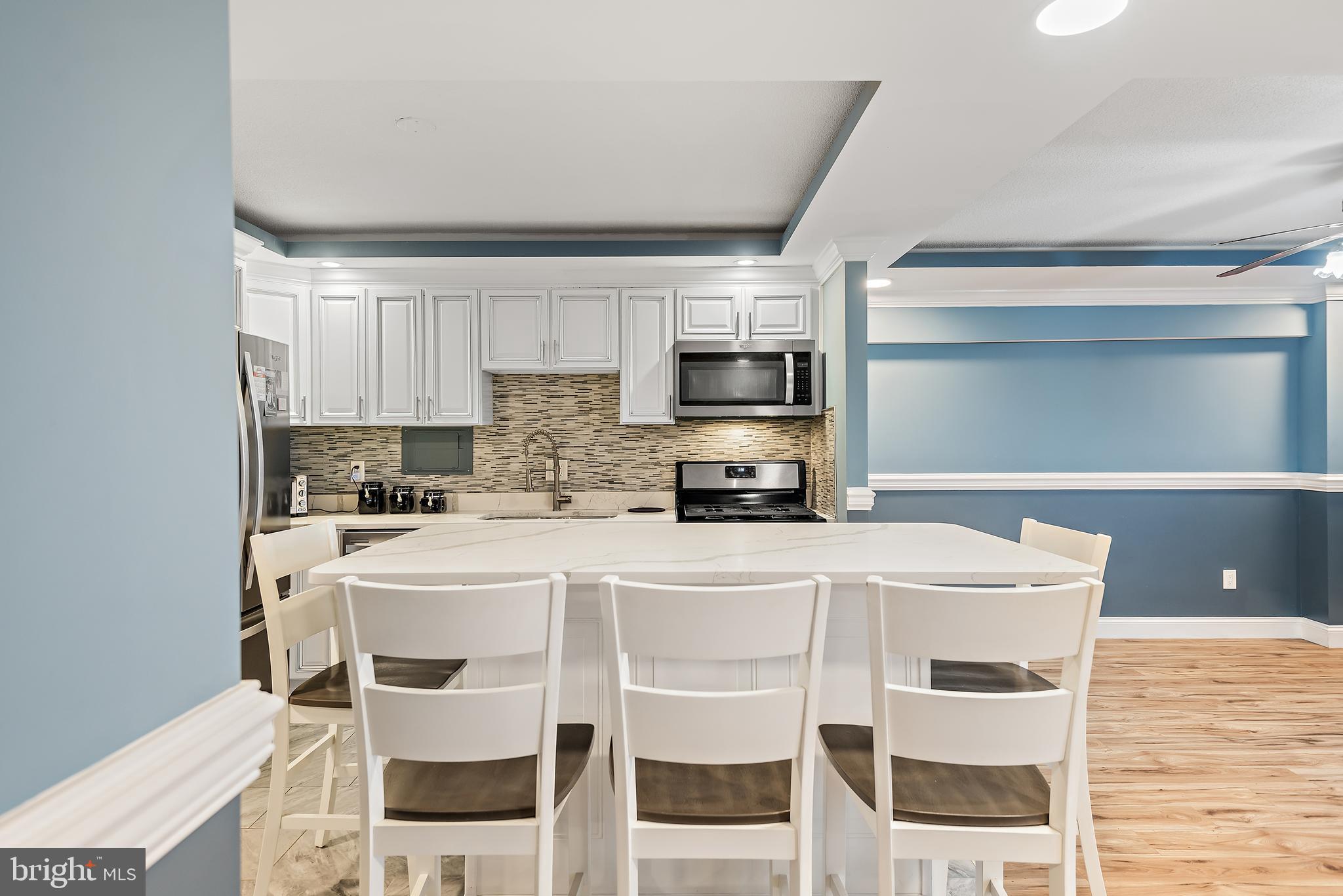 PRESIDENTIAL TOWERS - Residential