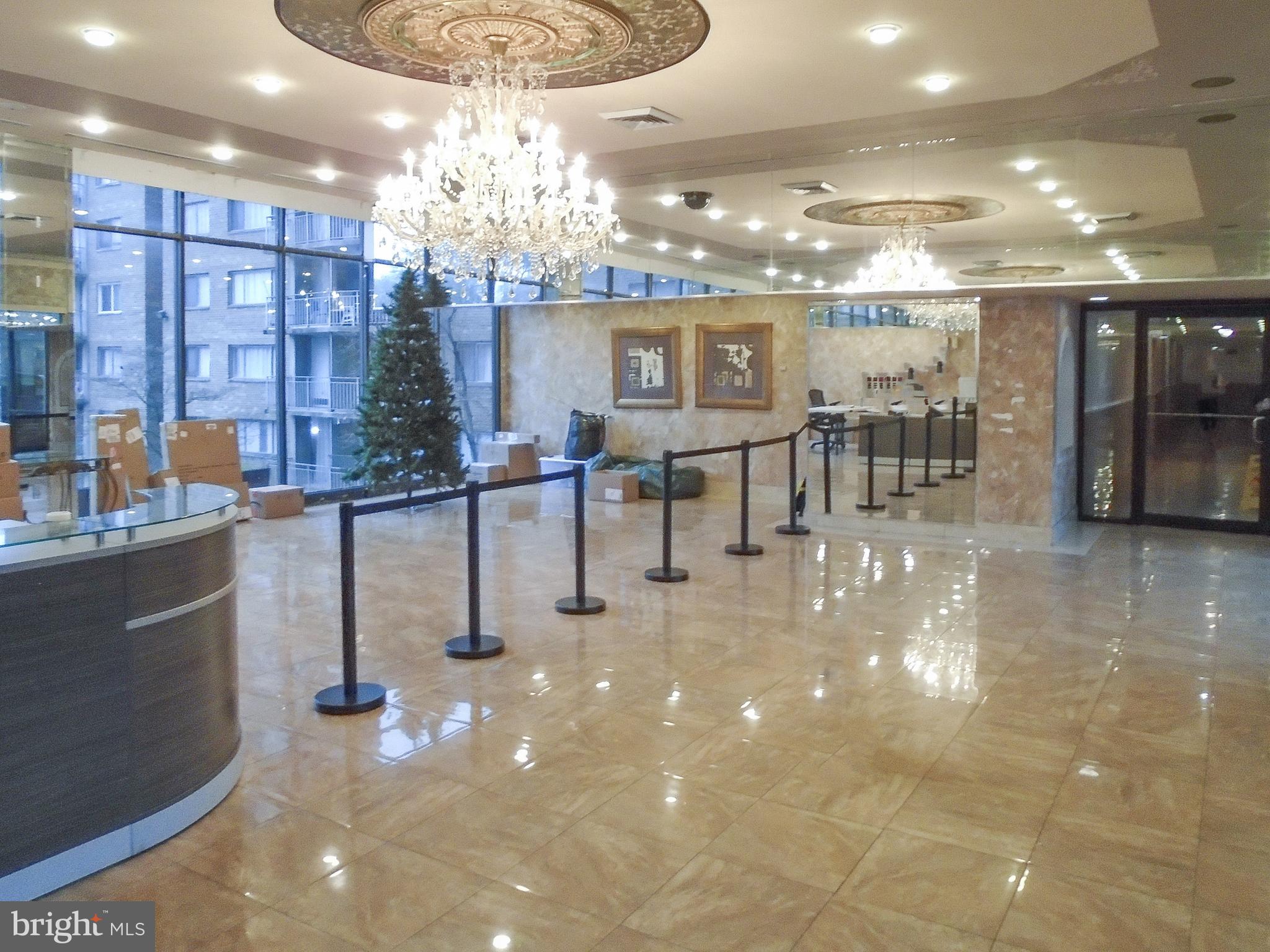 PRESIDENTIAL TOWERS - Residential