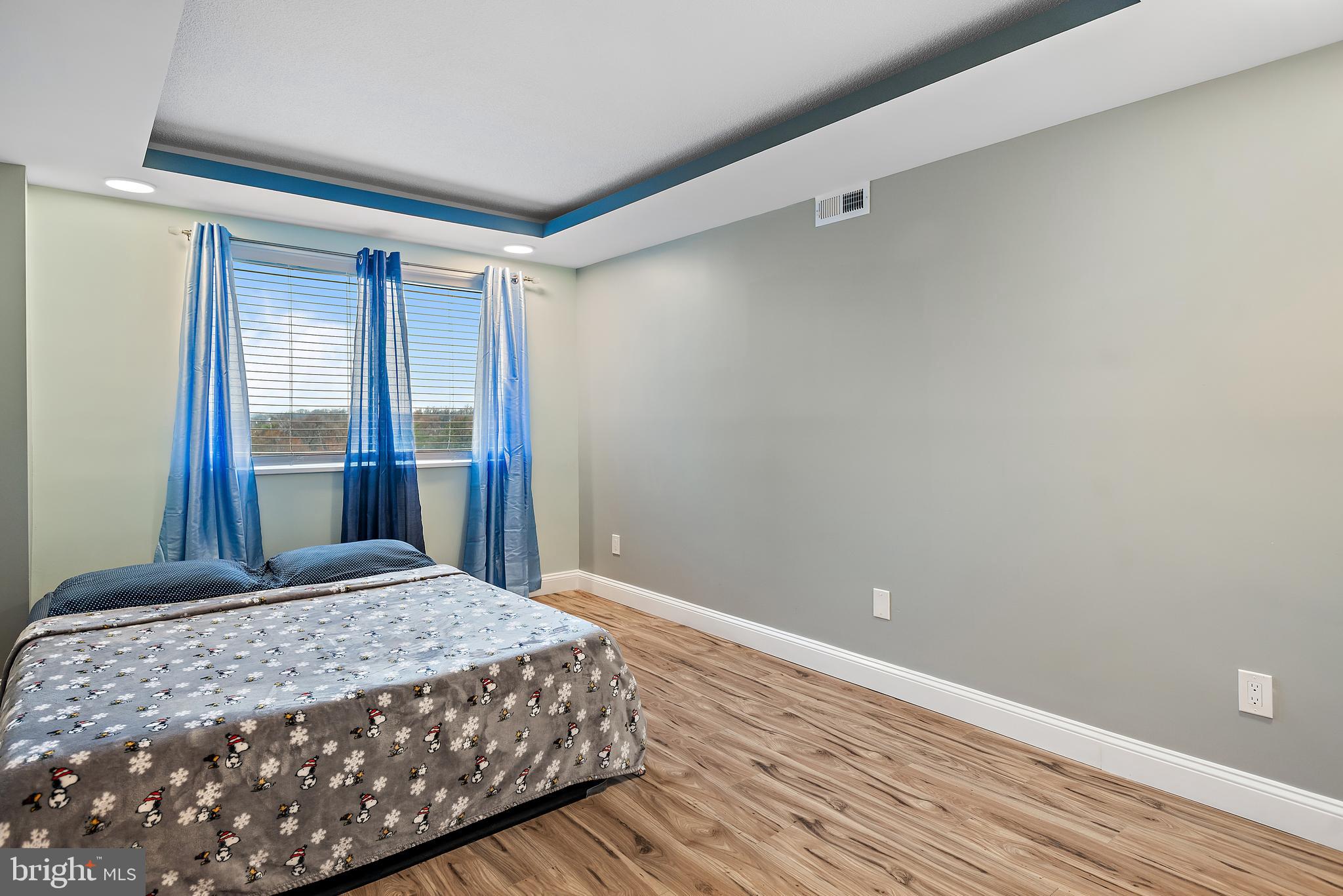 PRESIDENTIAL TOWERS - Residential