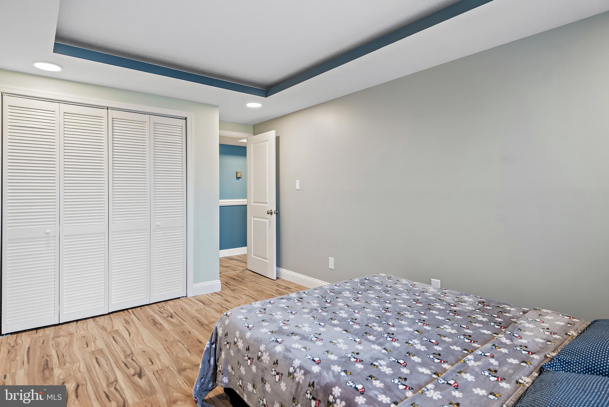 PRESIDENTIAL TOWERS - Residential