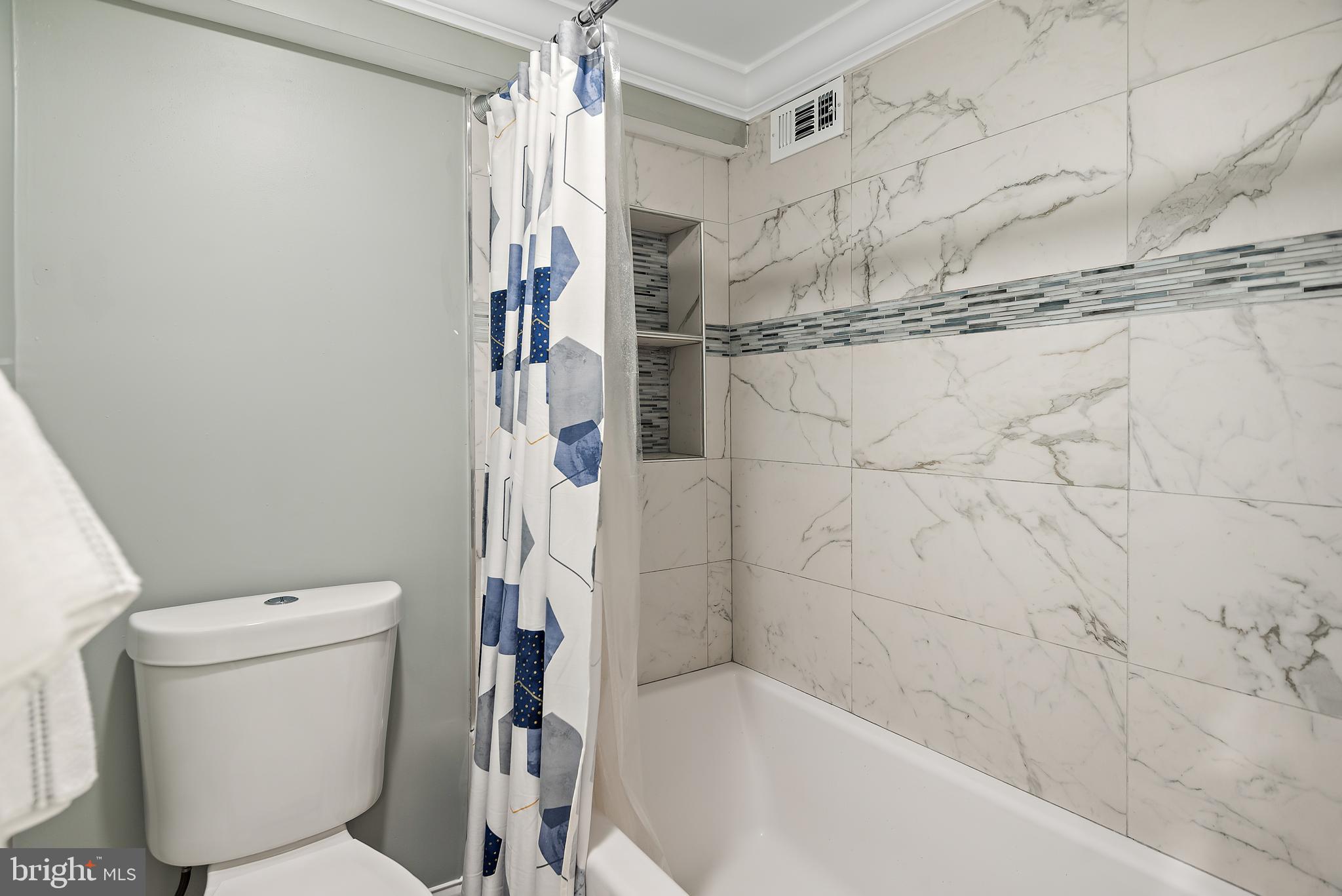 PRESIDENTIAL TOWERS - Residential