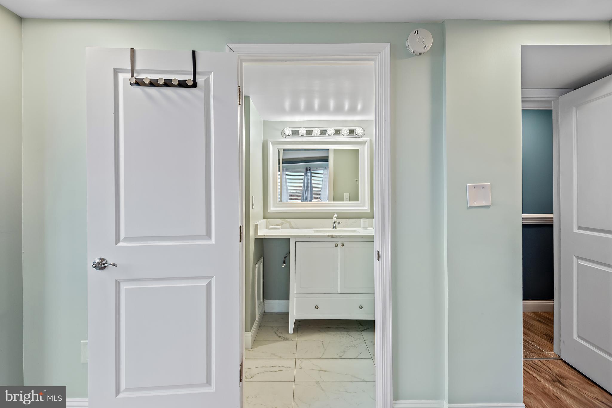 PRESIDENTIAL TOWERS - Residential