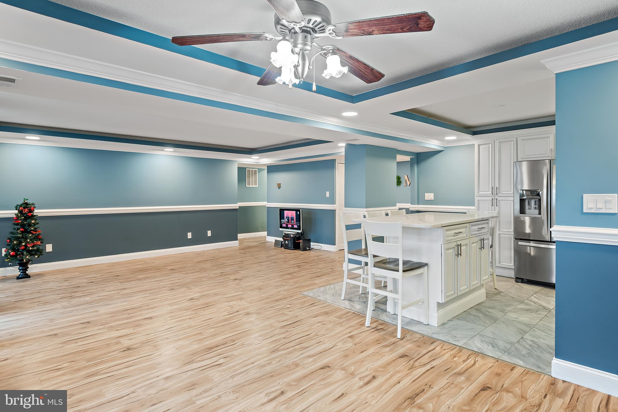 PRESIDENTIAL TOWERS - Residential