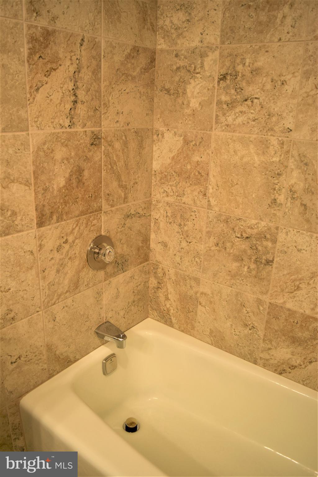 IDYLWOOD TOWERS - Residential