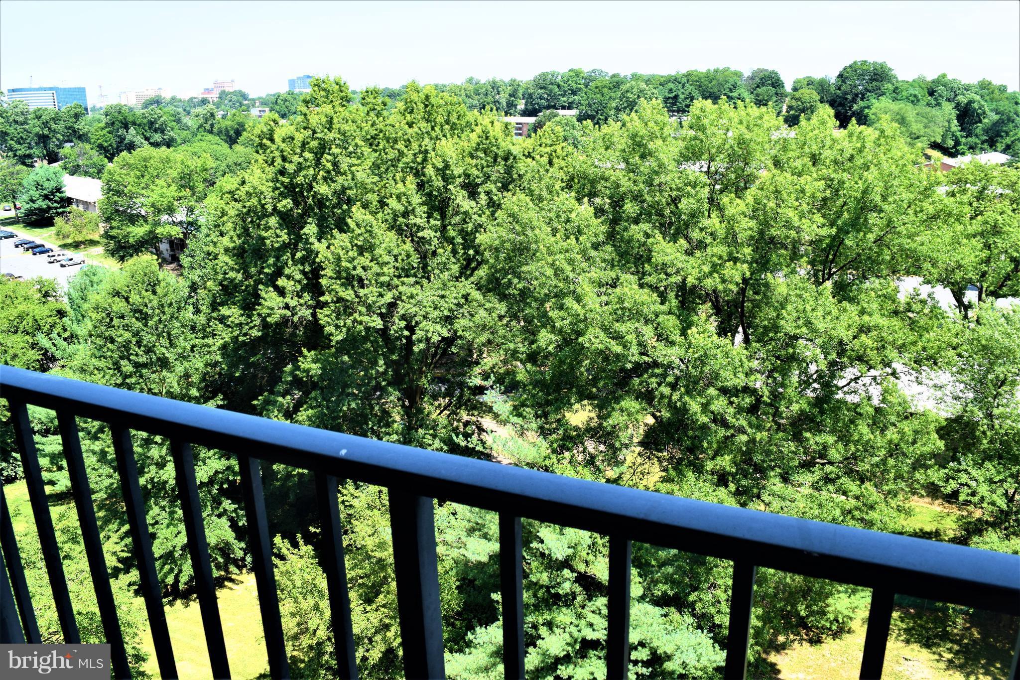 IDYLWOOD TOWERS - Residential
