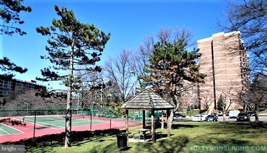 IDYLWOOD TOWERS - Residential