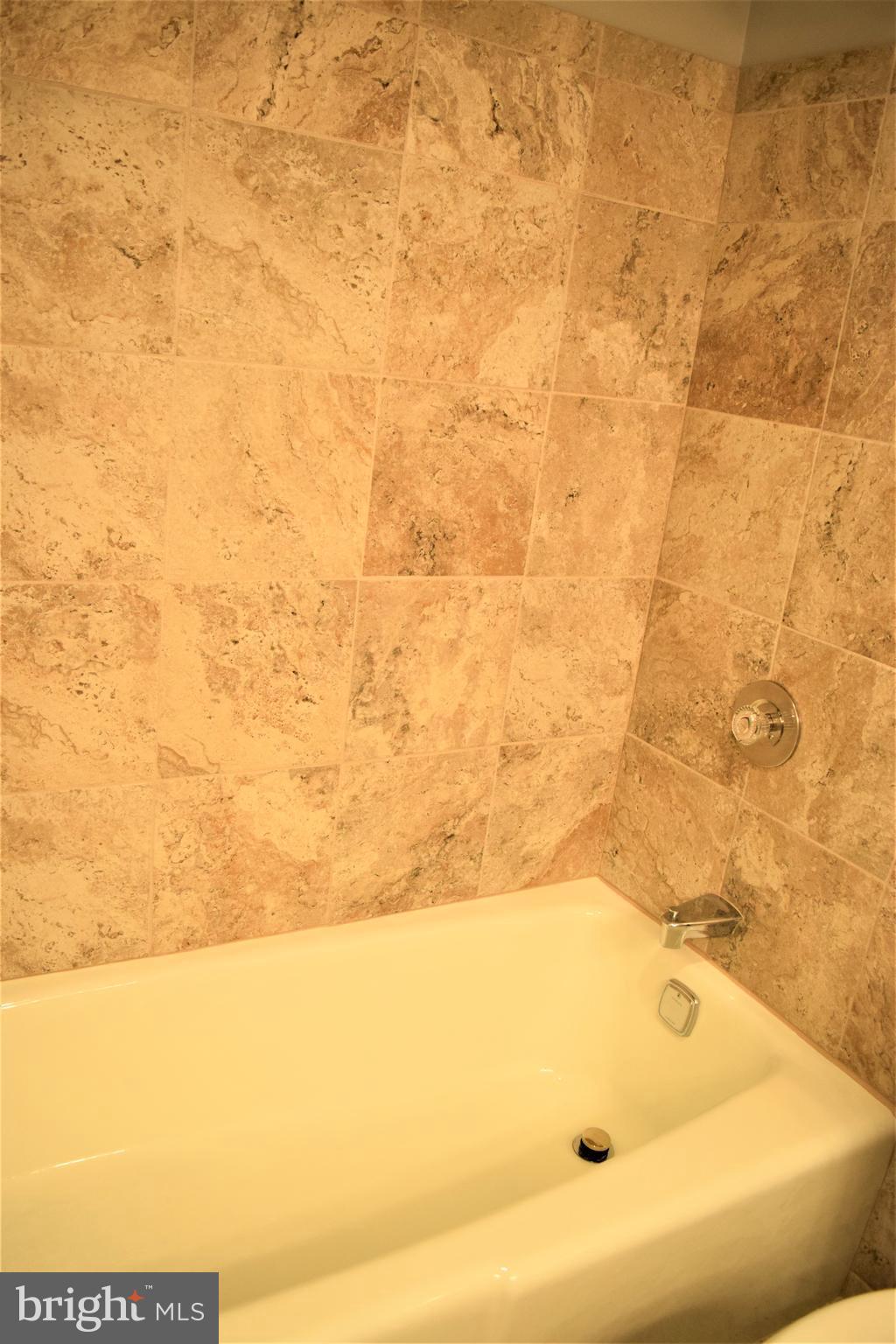 IDYLWOOD TOWERS - Residential