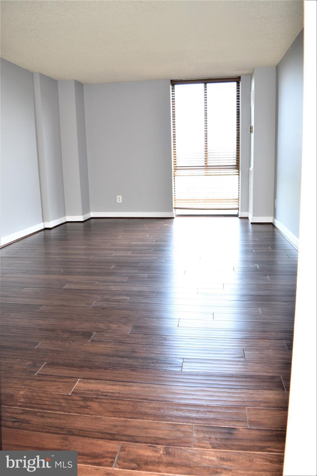 IDYLWOOD TOWERS - Residential