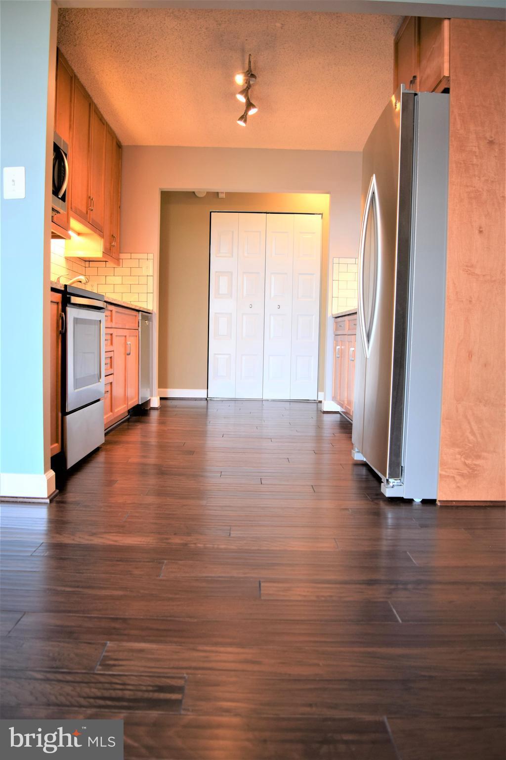 IDYLWOOD TOWERS - Residential