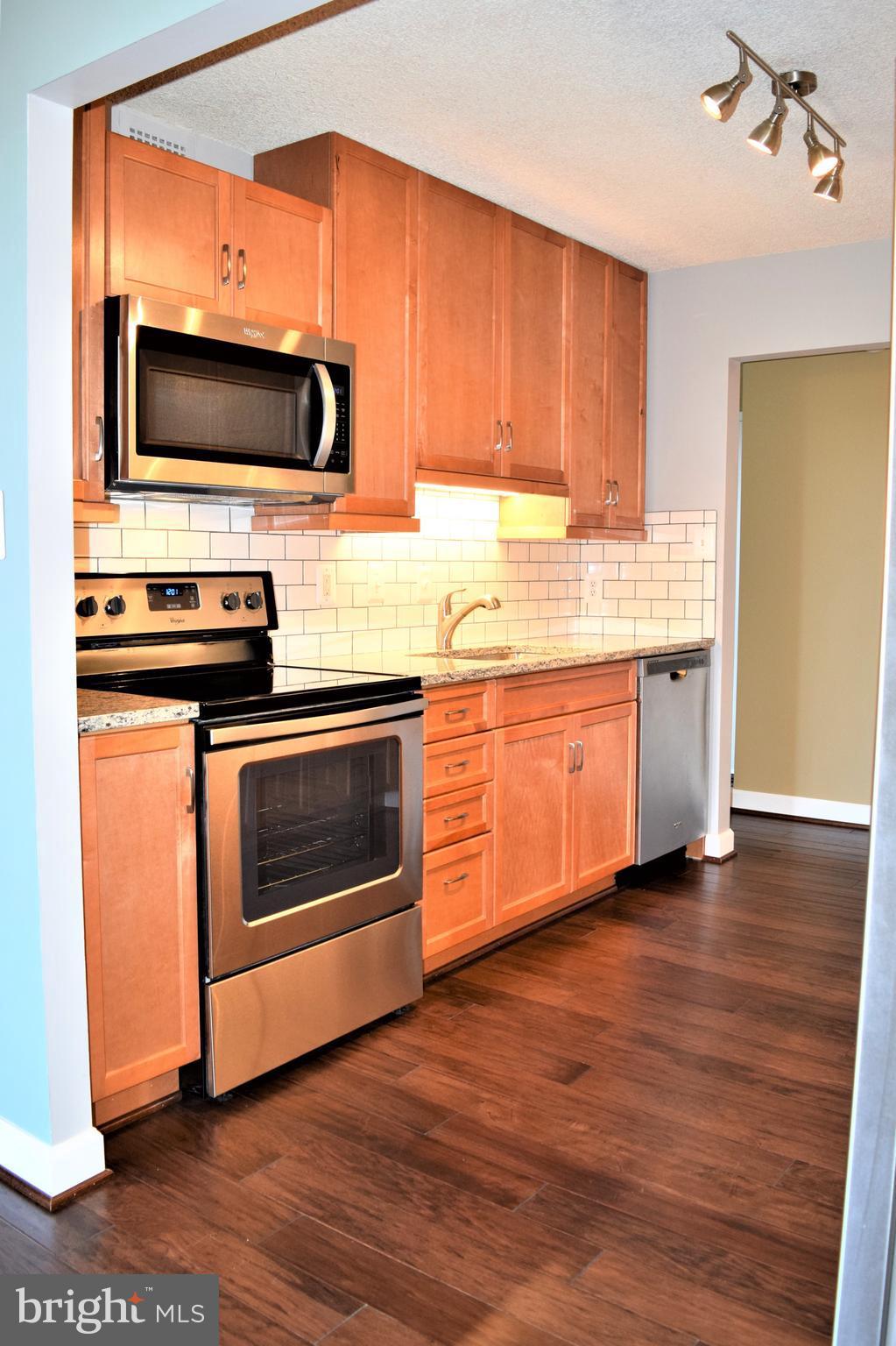 IDYLWOOD TOWERS - Residential