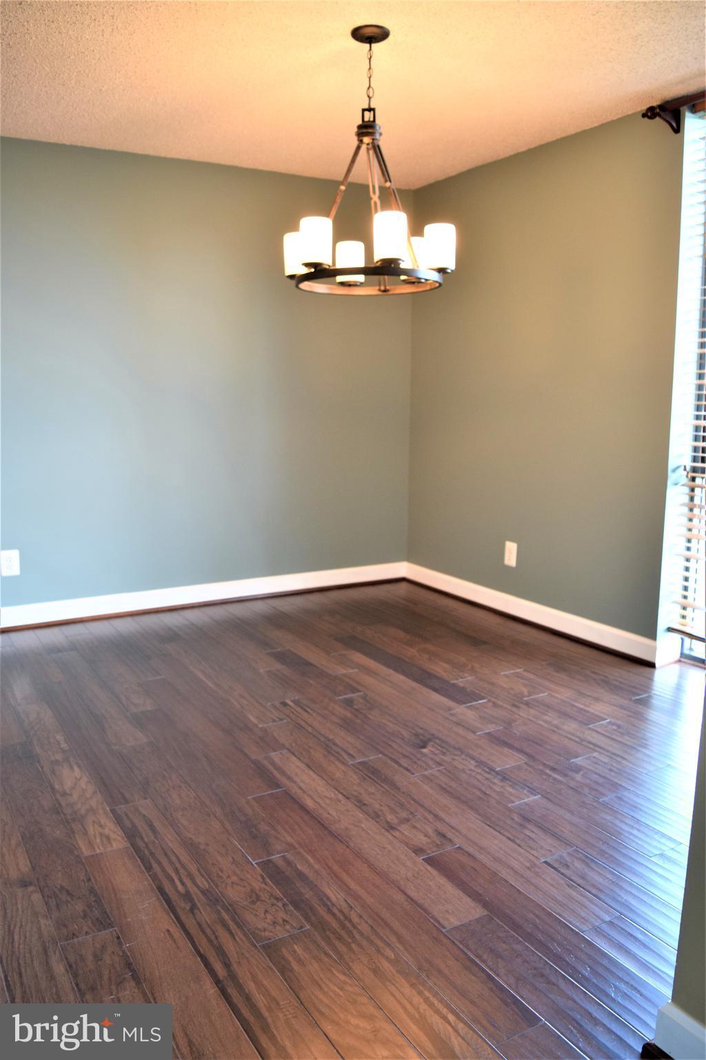 IDYLWOOD TOWERS - Residential