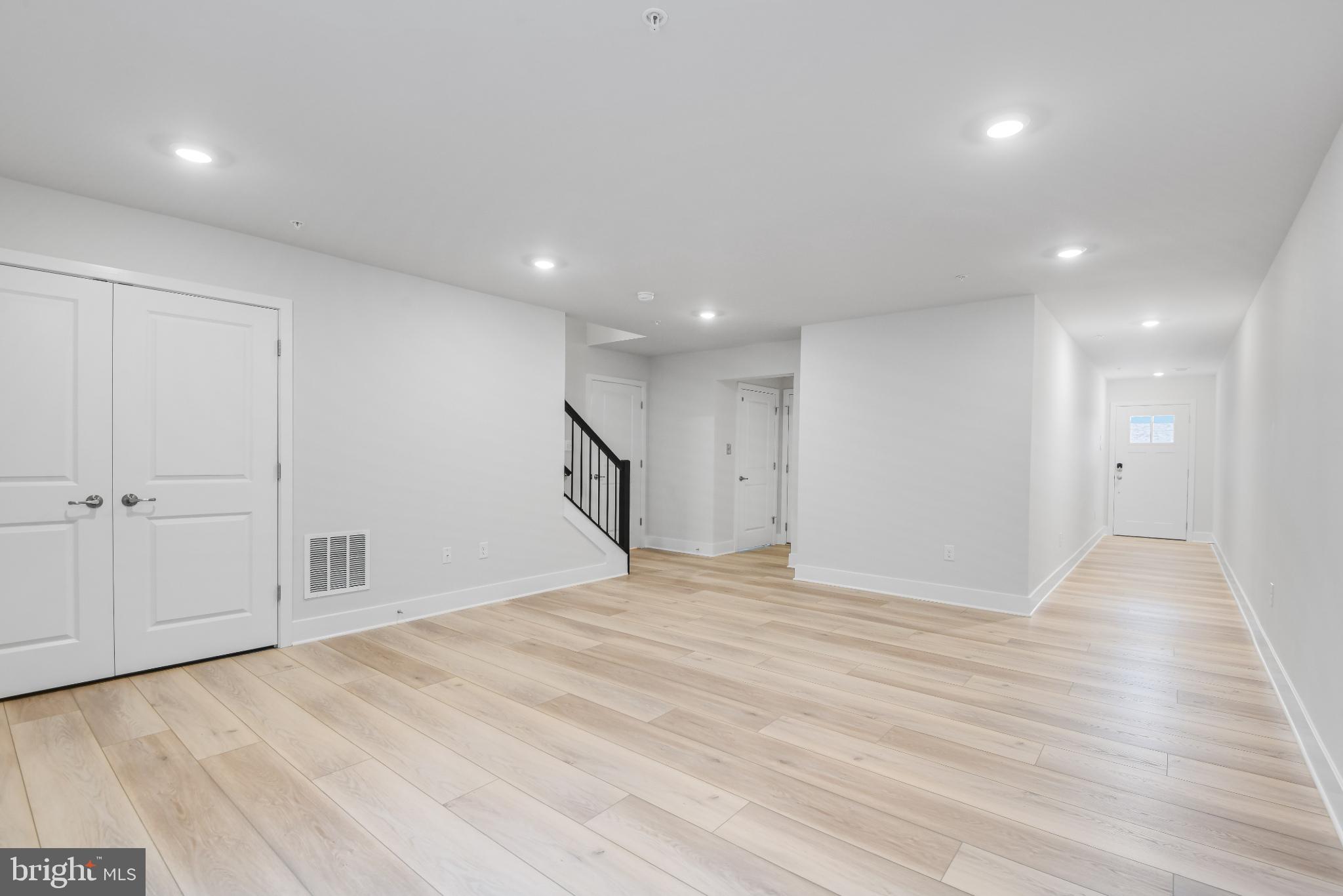 1202 CRESTED WOOD DRIVE