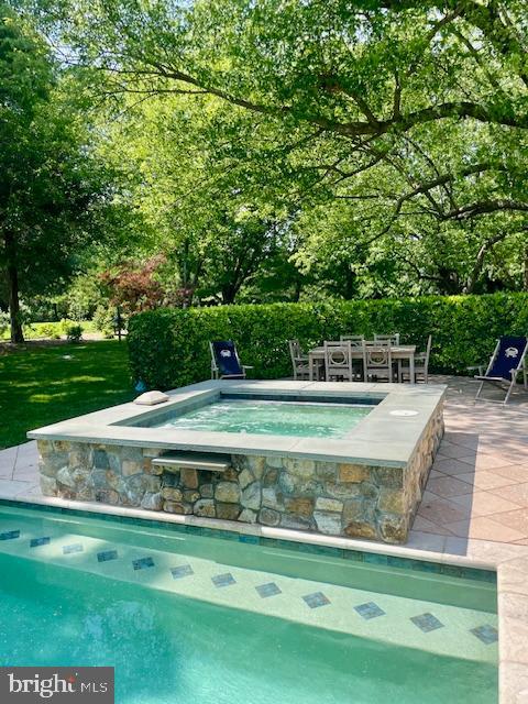 EASTON - Residential