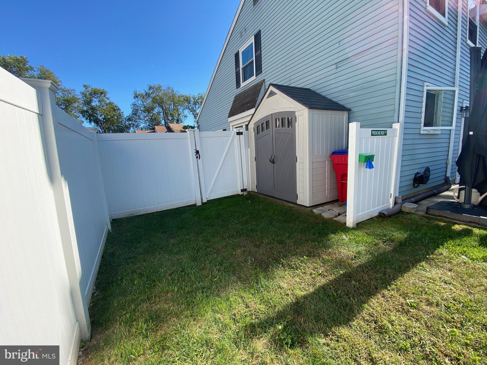 CENTENNIAL WOODS - Residential