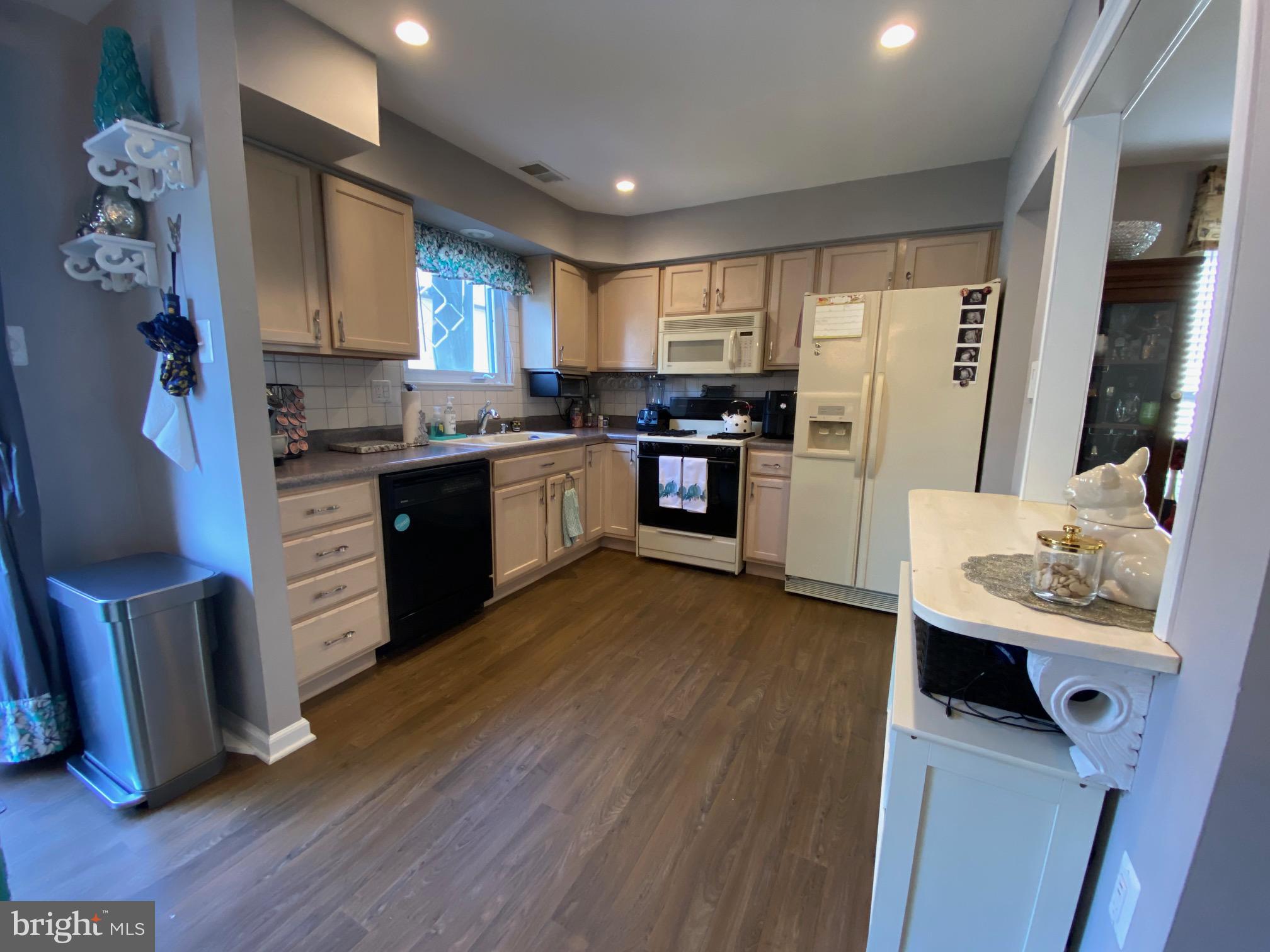 CENTENNIAL WOODS - Residential