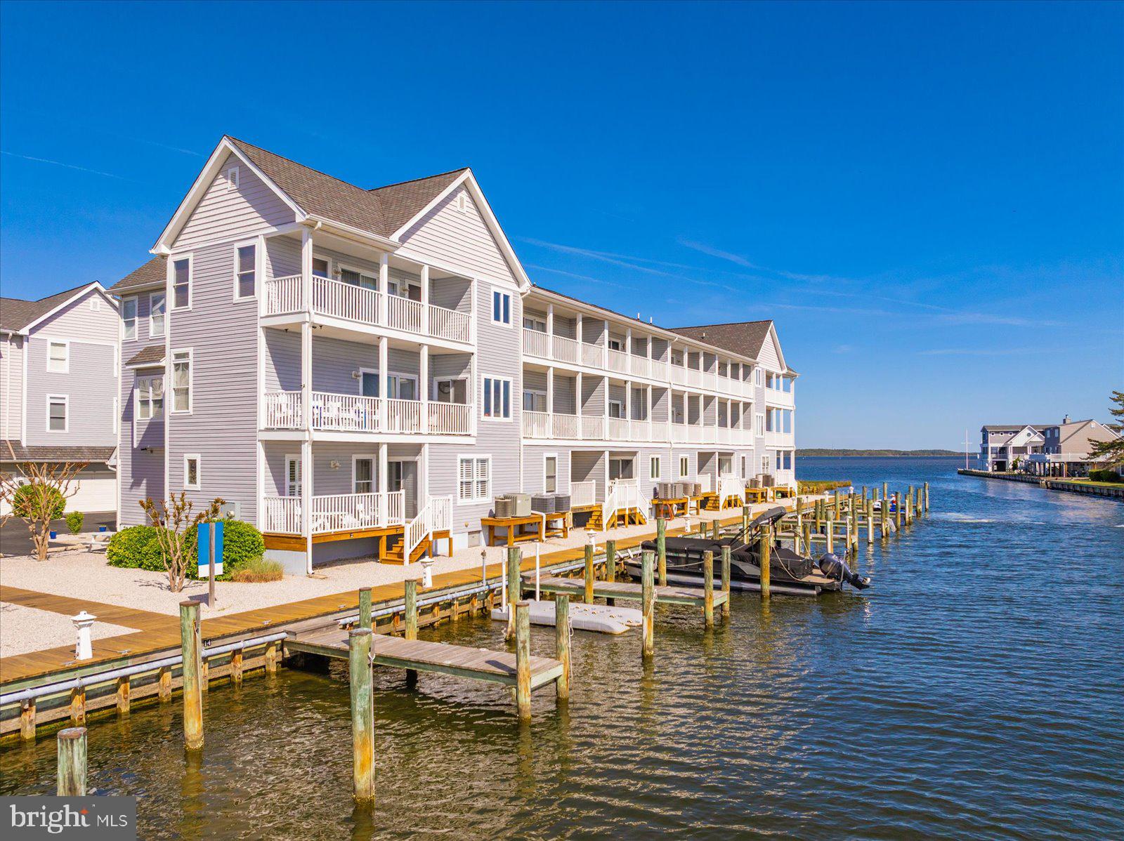LIGHTHOUSE VIEW - Residential