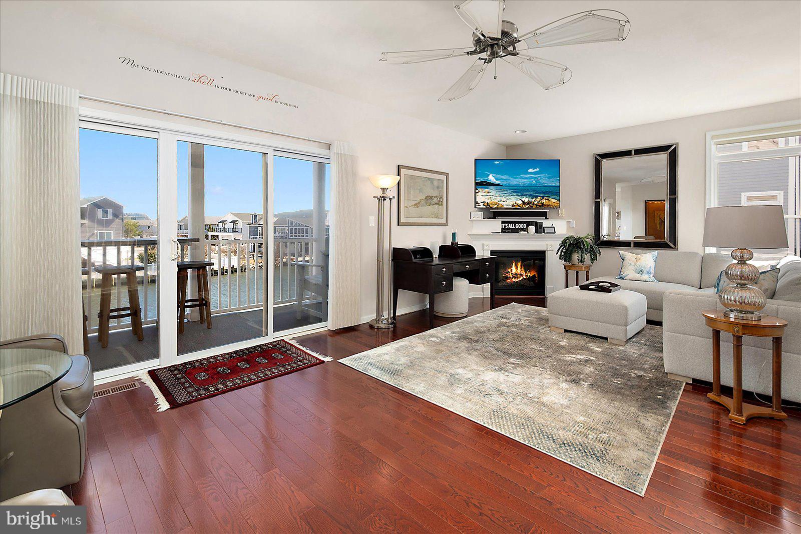 LIGHTHOUSE VIEW - Residential