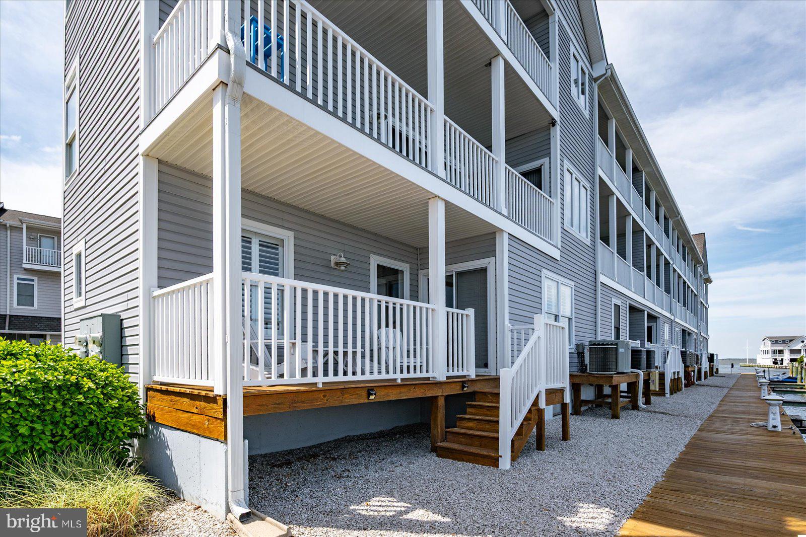 LIGHTHOUSE VIEW - Residential