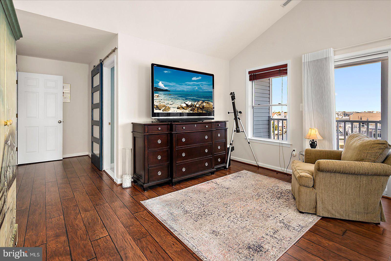 LIGHTHOUSE VIEW - Residential