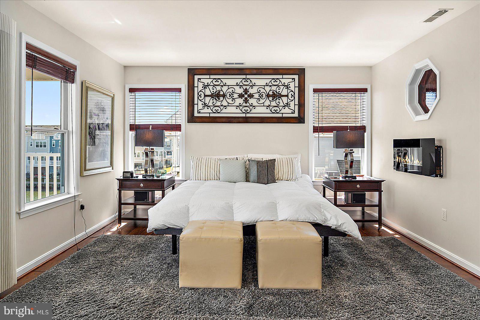 LIGHTHOUSE VIEW - Residential