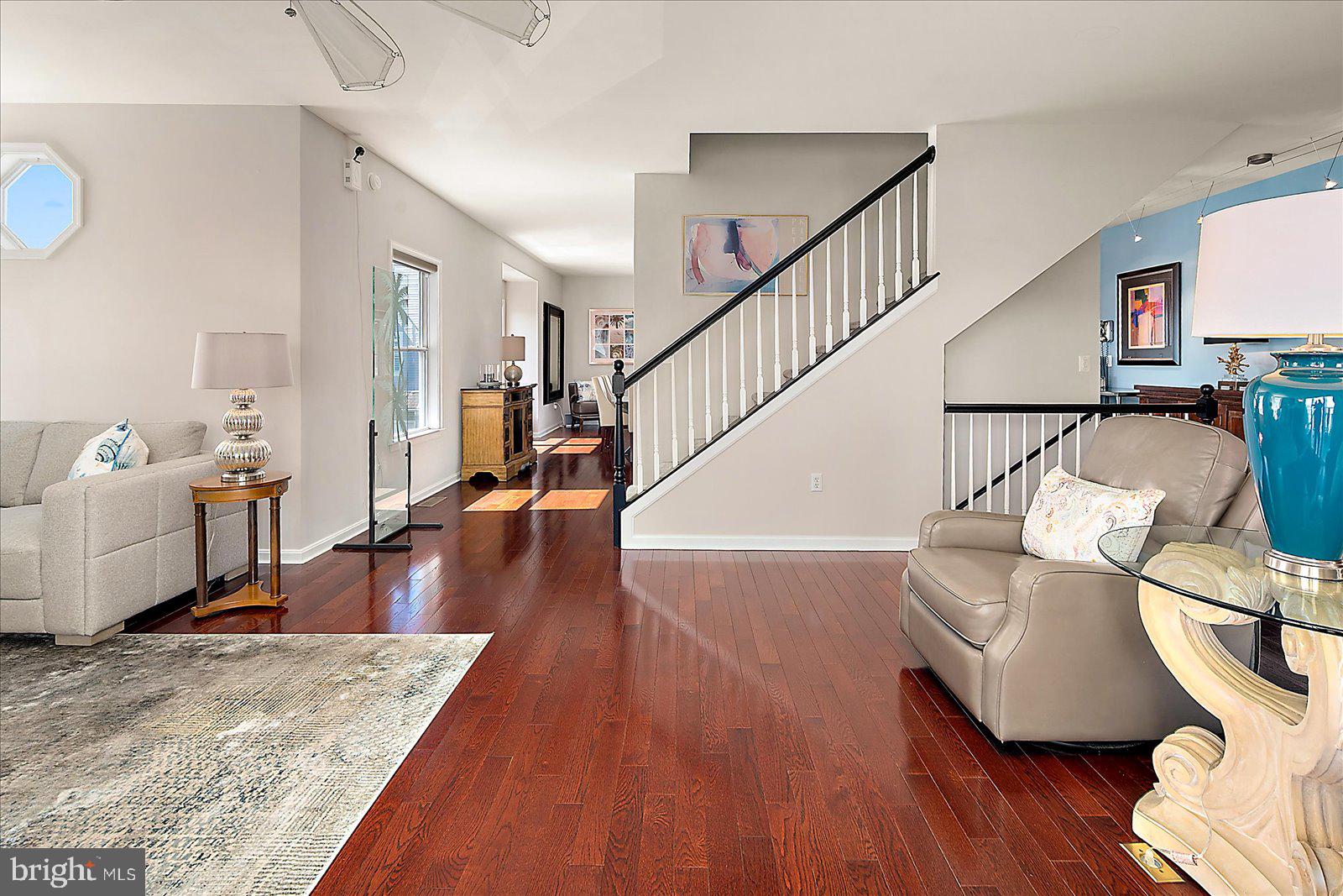 LIGHTHOUSE VIEW - Residential