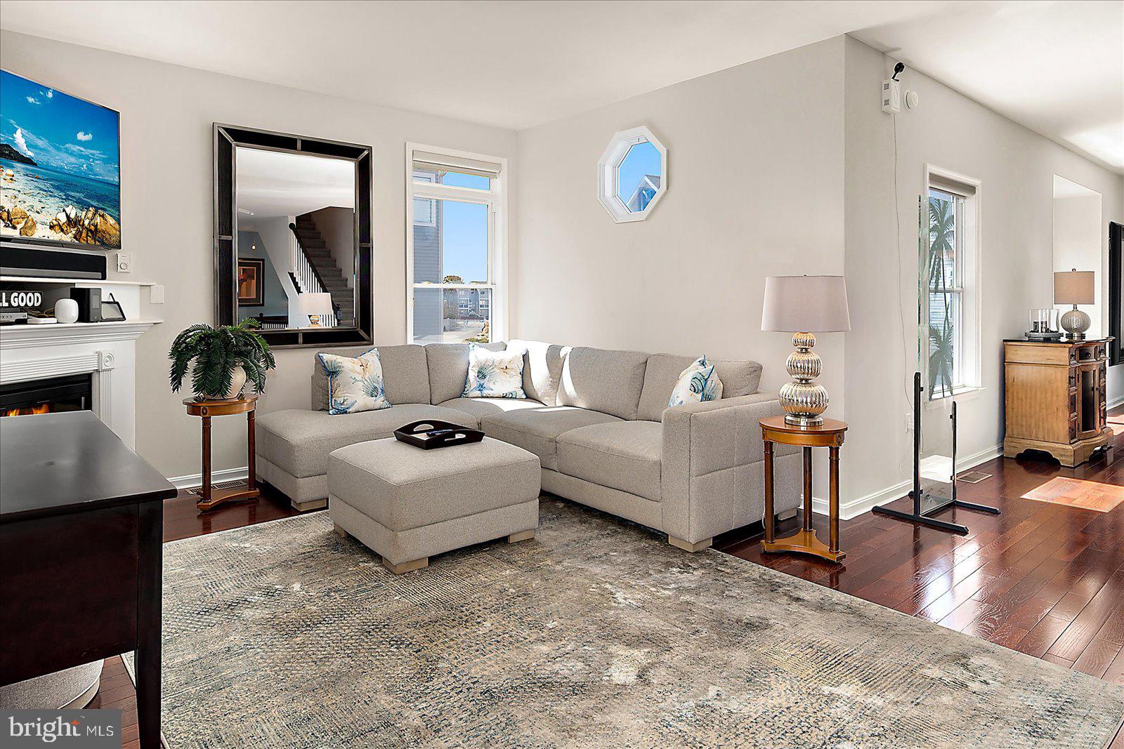 LIGHTHOUSE VIEW - Residential