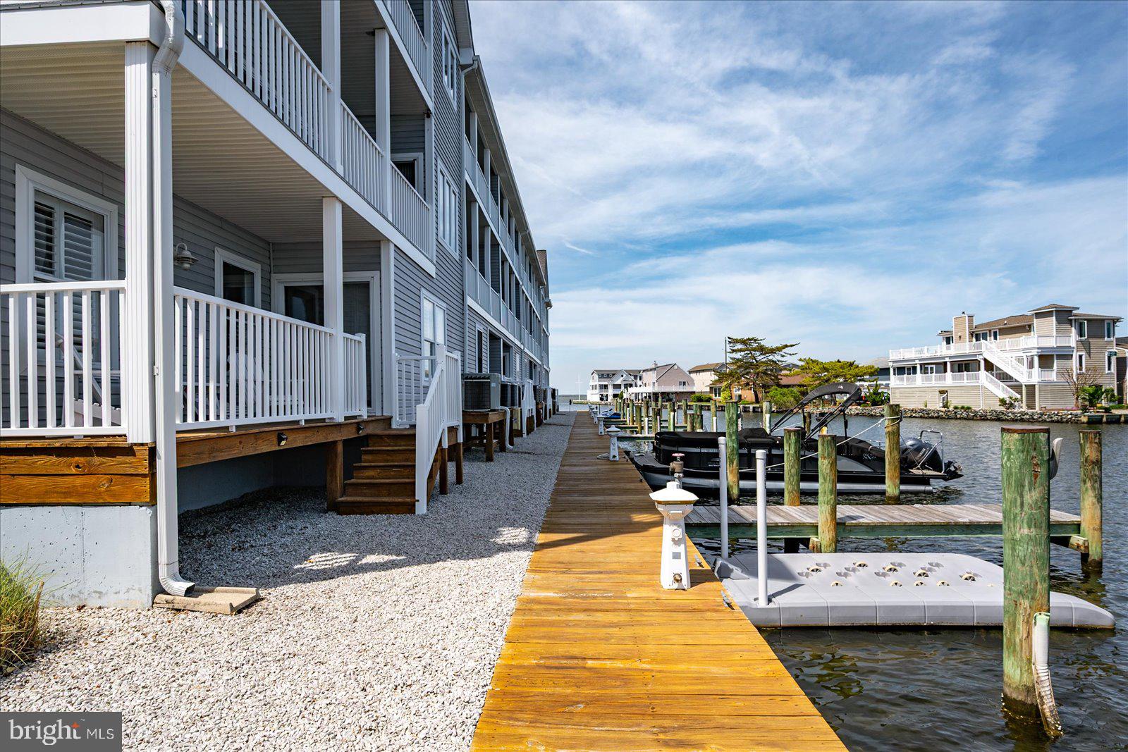 LIGHTHOUSE VIEW - Residential
