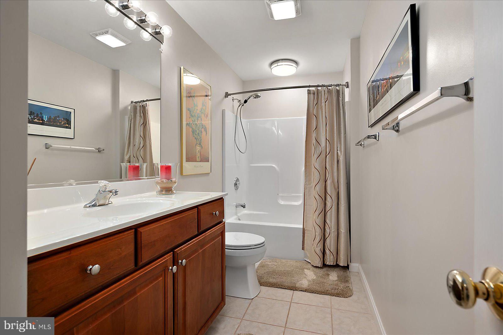 LIGHTHOUSE VIEW - Residential