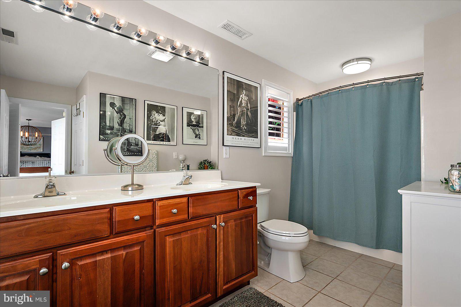 LIGHTHOUSE VIEW - Residential