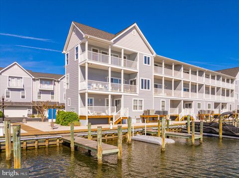 Townhouse For Sale - 39078 Beacon Drive #18<br/> FENWICK ISLAND, DE 19944