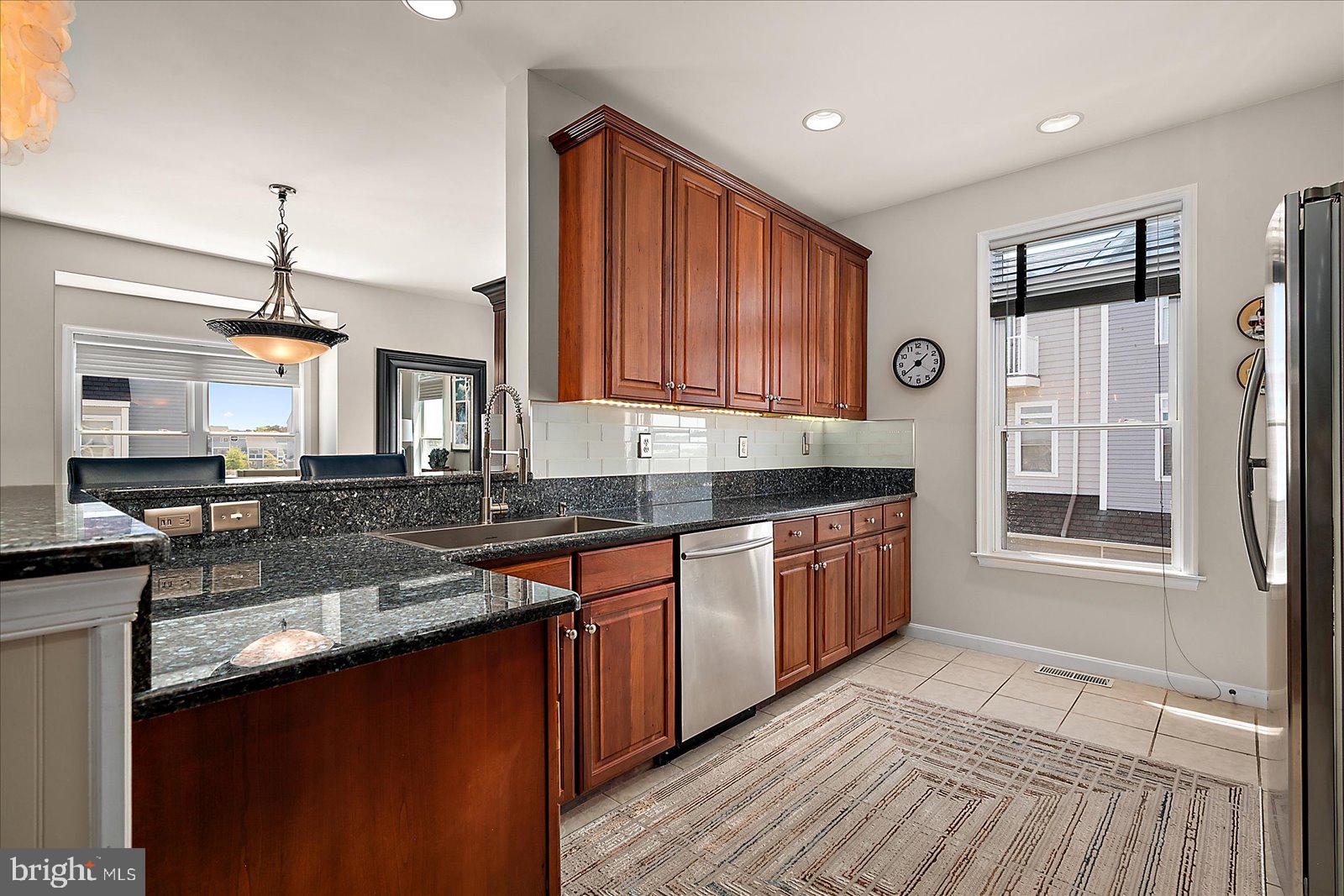 LIGHTHOUSE VIEW - Residential