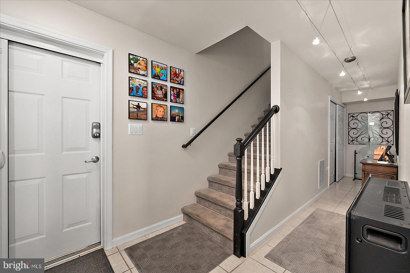 LIGHTHOUSE VIEW - Residential