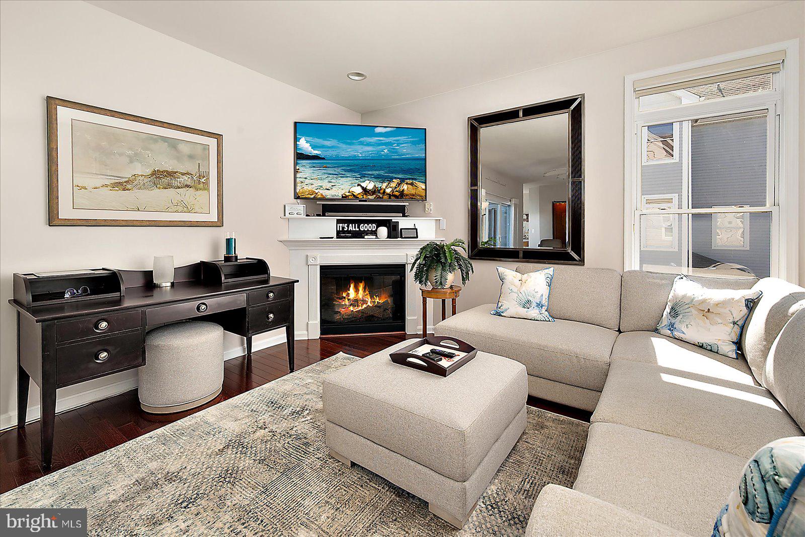 LIGHTHOUSE VIEW - Residential