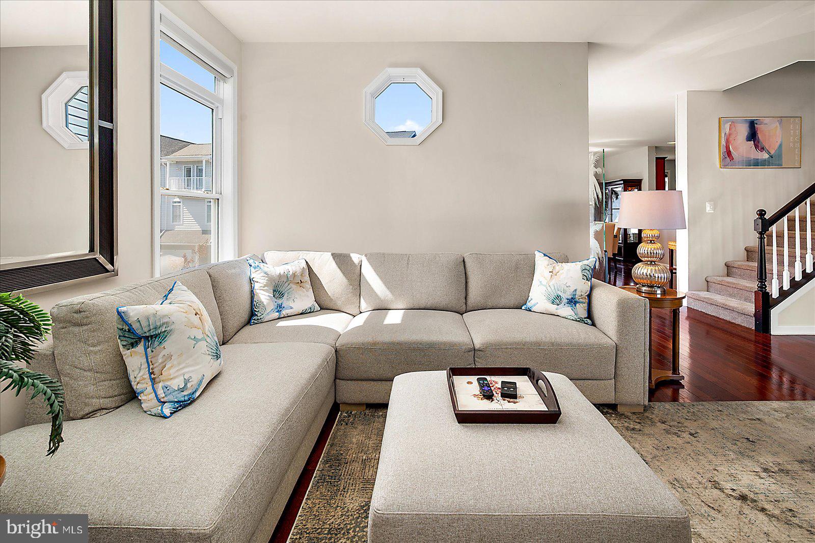 LIGHTHOUSE VIEW - Residential