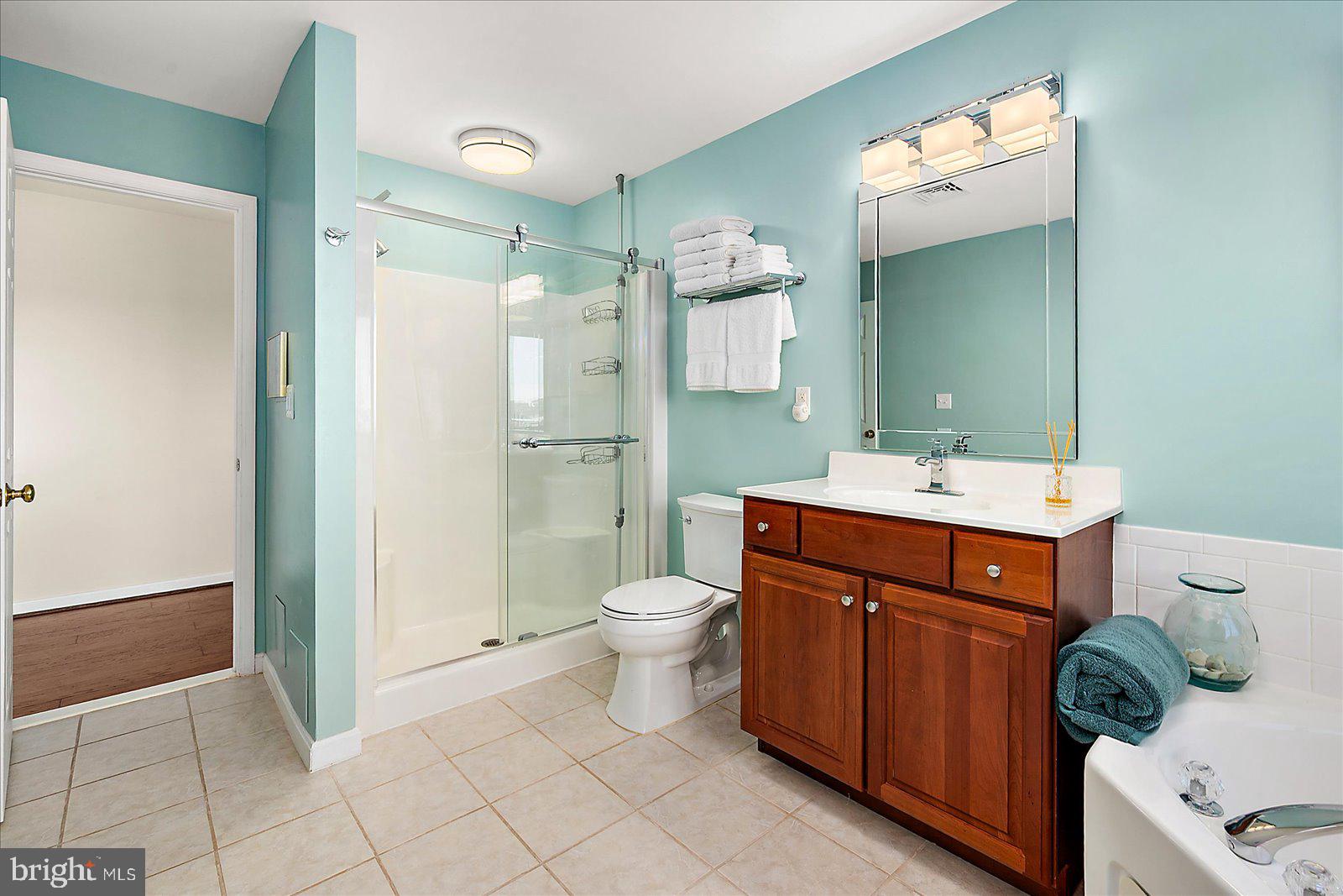 LIGHTHOUSE VIEW - Residential