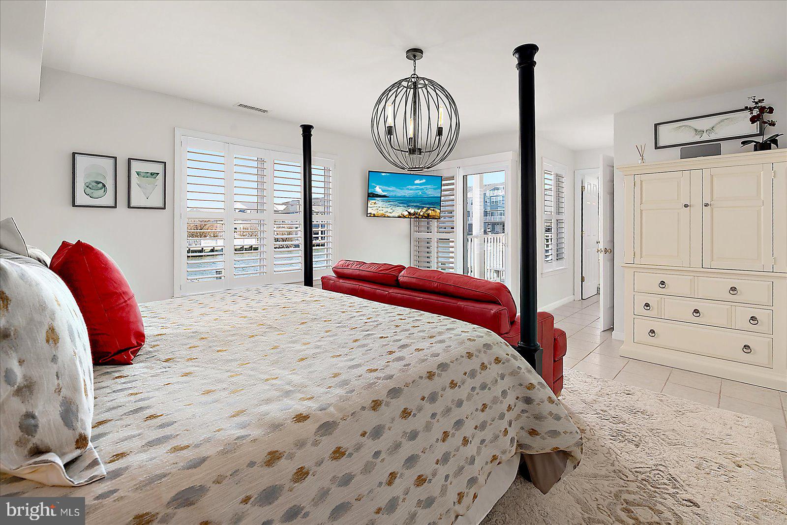 LIGHTHOUSE VIEW - Residential