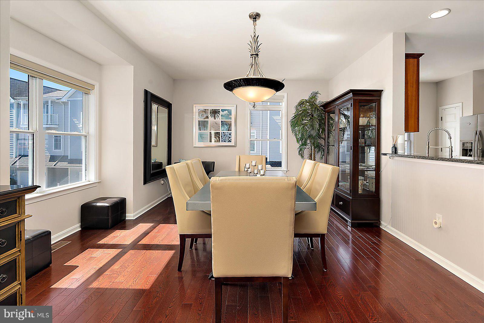 LIGHTHOUSE VIEW - Residential